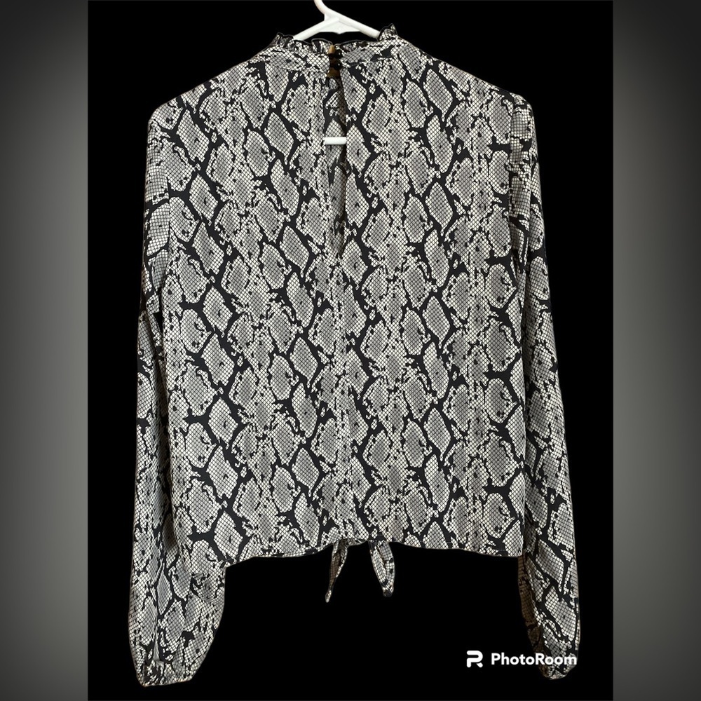 Guess Black and White Snake Print Blouse tie at waist - Picture 3 of 6
